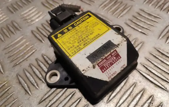 Lexus IS 220D-250-350 Yaw turn rate sensor 8918360020
