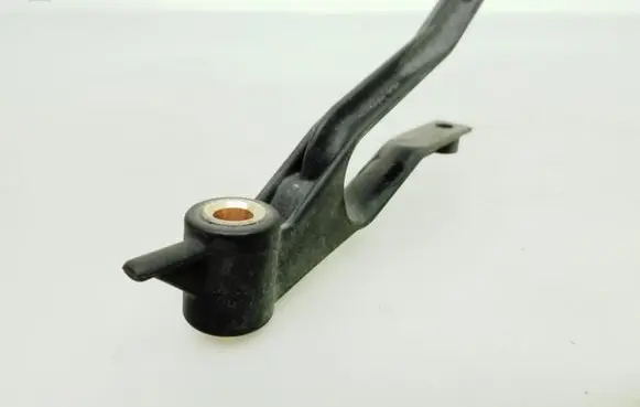 Radiator mount bracket