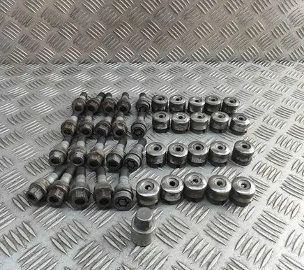 Volkswagen Touareg II Nuts/bolts WHT001964A 2H0698137A