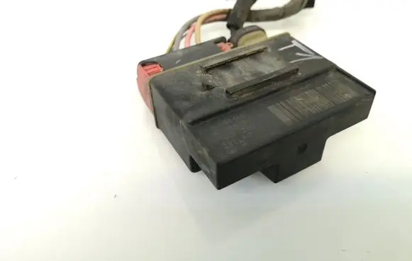 Peugeot 207 Glow plug pre-heat relay 9652021180 018010951