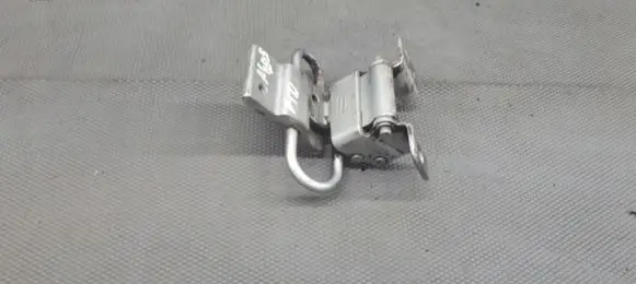 Audi A4 S4 B5 8D Rear door lower hinge