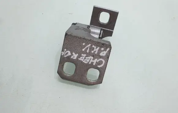 Jeep Cherokee Front door upper hinge 