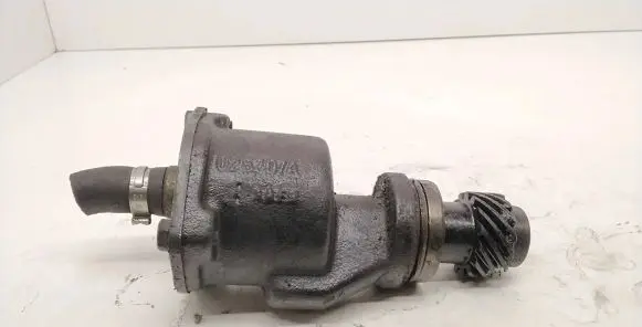 Audi A4 S4 B5 8D Vacuum pump 028207A