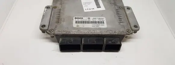 Renault Trafic II (X83) Engine control unit/module 0281010633 8200051609