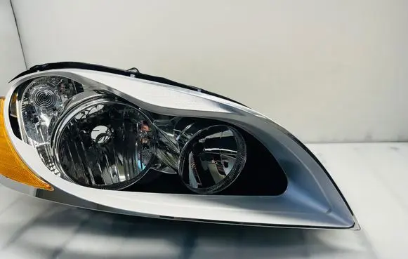 Volvo XC60 Headlight part 209463 209463RS1 209463R2