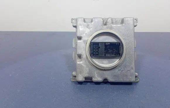 Opel Insignia A Voltage converter/converter module 39102898