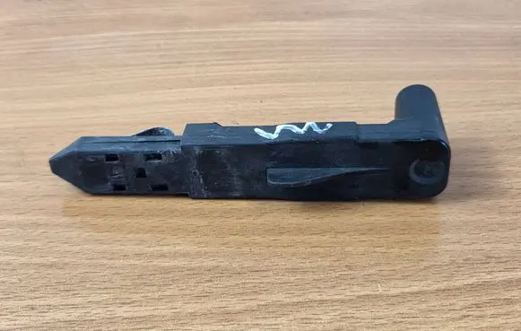 Volvo XC60 Headlight/headlamp mounting bracket 89075546 30763155