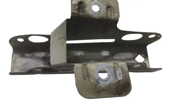 Opel Vivaro Fender mounting bracket