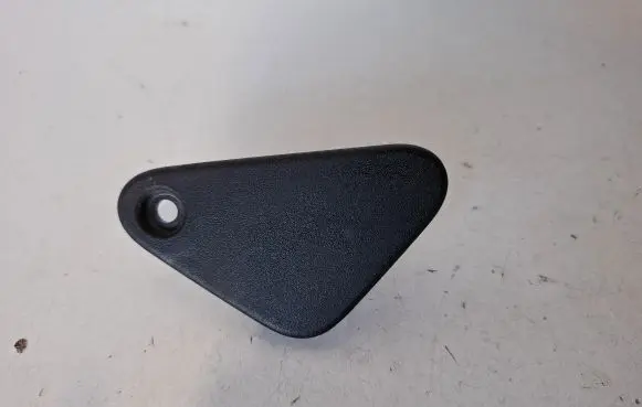 Volvo XC70 Radiator mount bracket 30723366