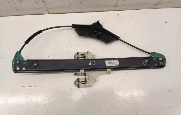 Rear window lifting mechanism without motor