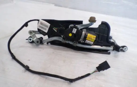 Opel Corsa F Wiper motor 9824534680