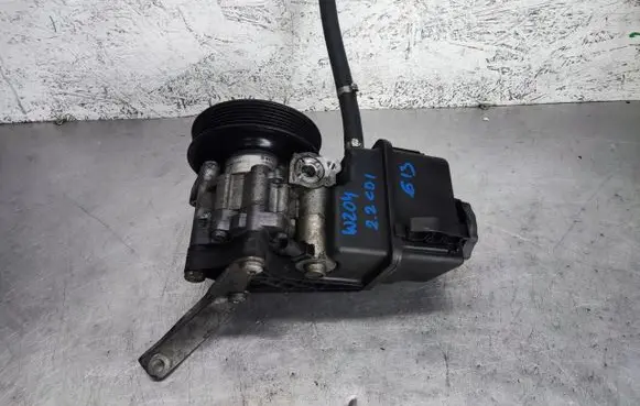 Mercedes-Benz C W204 Power steering pump A0064661501