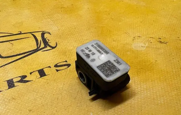 Dacia Sandero III Speed sensor (speedometer sensor) 319556539R
