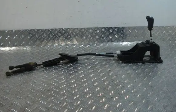 Renault Megane III Gear shifter/selector 8200779125 9612305F
