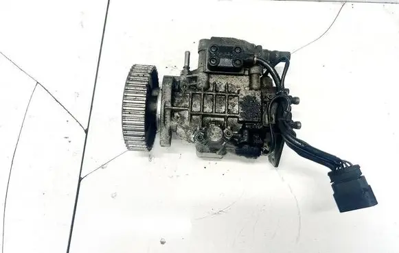 Skoda Octavia Mk1 (1U) Fuel injection high pressure pump 