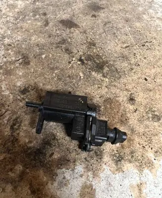 BMW 7 E65 E66 Turbo solenoid valve 1742712 72234100 03T289