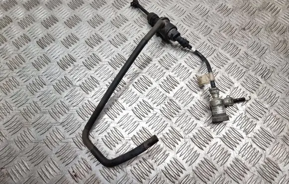 Nissan Note (E11) Clutch master cylinder 306109U100 1990715