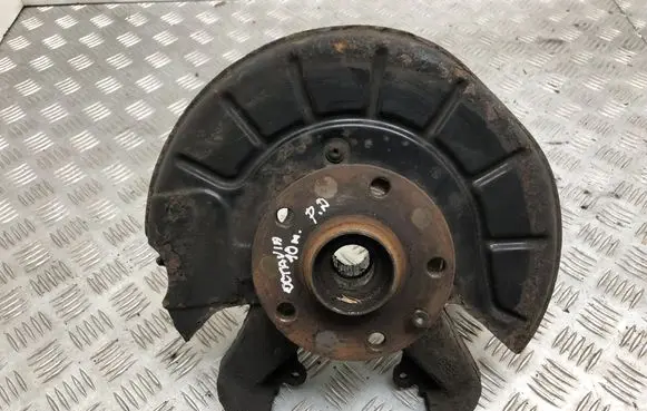 Skoda Octavia Mk2 (1Z) Front wheel hub