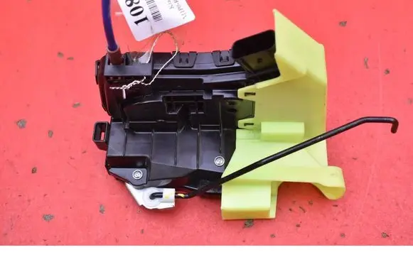KIA Sportage Front door lock 81310R2010