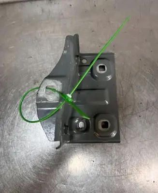 Renault Austral Fender mounting bracket 663511250R