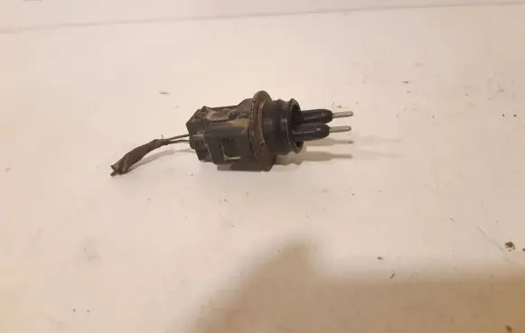 Volkswagen Touran I Windshield washer fluid level sensor 