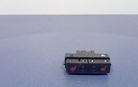 Ford Kuga I Seat heating switch EG9T14D694AAW