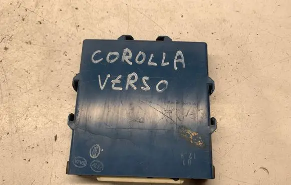 Toyota Corolla Verso E121 Combustion control unit/module 896180F020 MB1238009021