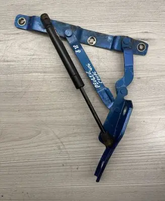 Peugeot 406 Tailgate/trunk/boot hinge