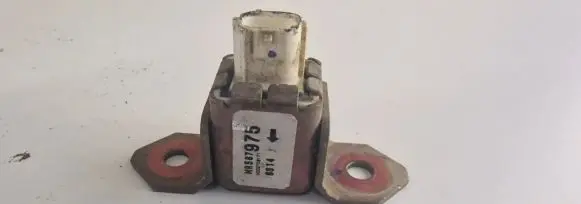 Mitsubishi L200 Airbag deployment crash/impact sensor MR587975