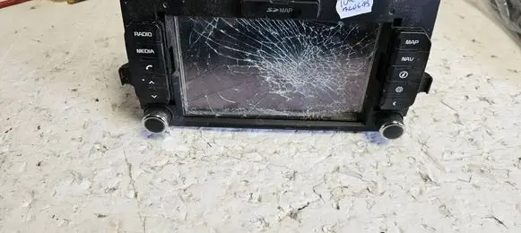 KIA Rio Radio/CD/DVD/GPS head unit 965601W511CA LAN5001EKNB 601SVSM051198