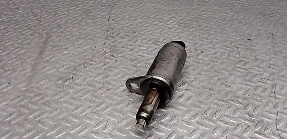 Audi A6 S6 C6 4F Valve oil control 06E103697E