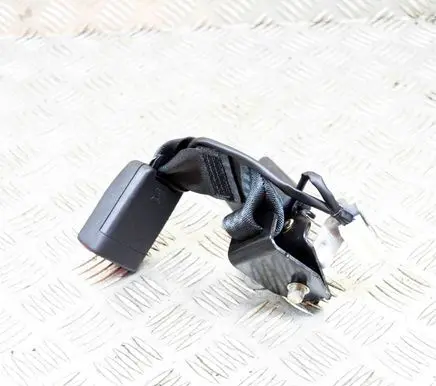 Mazda CX-3 Middle seatbelt buckle (rear) 