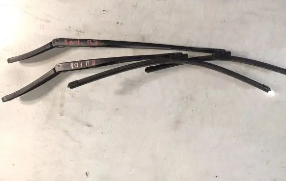 BMW 5 GT F07 Headlight wiper blade set 7207290 7211261