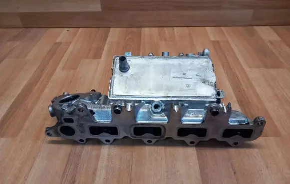 Renault Scenic IV - Grand scenic IV Intake manifold 140038639R 8639R