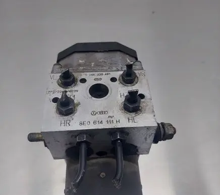 Audi A4 S4 B5 8D ABS Pump 8E0614111H 0265220481