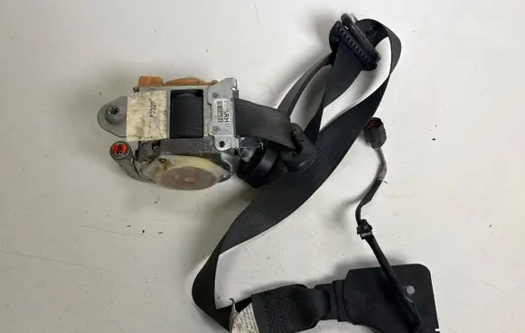 Ford Mustang V Front seatbelt DR3363611B08ACW