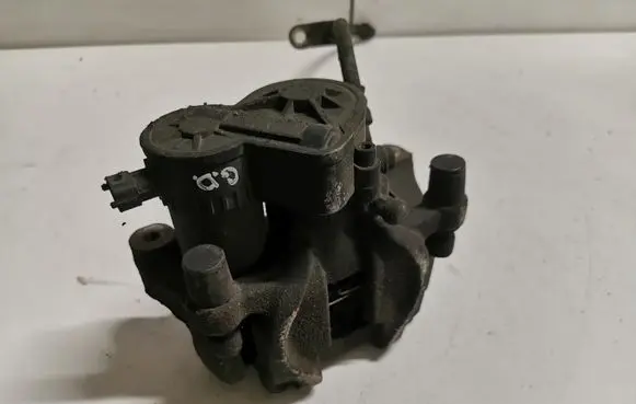 Subaru Outback (BS) Rear brake caliper