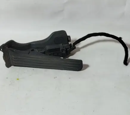 Volkswagen Jetta V Accelerator throttle pedal 1K1721503L 1052905 6PV00860000
