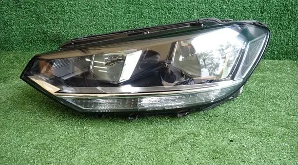 Volkswagen Touran III Headlight/headlamp 5TB941005A