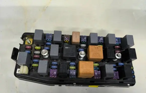 Opel Antara Fuse module