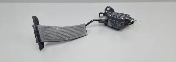 Honda Accord Accelerator throttle pedal 1988007710