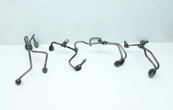 Volvo XC60 Fuel injector supply line/pipe 