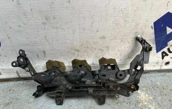 Peugeot 308 Other engine bay part 9808843180