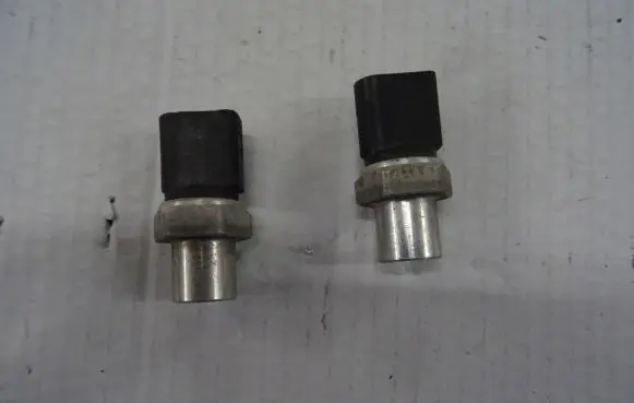 Audi A8 S8 D4 4H Air conditioning (A/C) pressure sensor 4H0959126