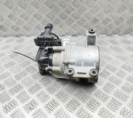 Mercedes-Benz C W205 Water pump A2642000100 A2642001501