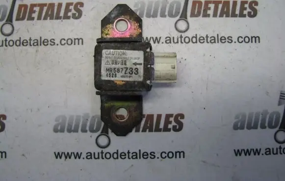 Mitsubishi Grandis Airbag deployment crash/impact sensor MR587733