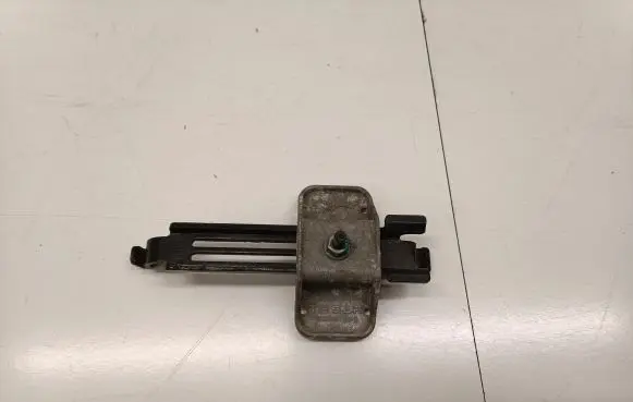 Battery bracket