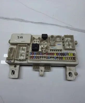 Volvo V50 Fuse module 8690719 271004