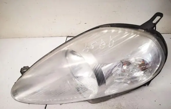 Fiat Punto (188) Headlight/headlamp a385