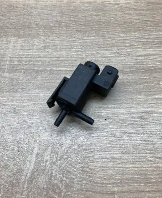 BMW 5 E39 Turbo solenoid valve 1742712 72234100